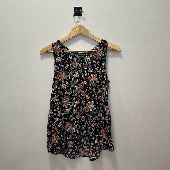 Express Tops - Express women’s v-neck tank with high low hem